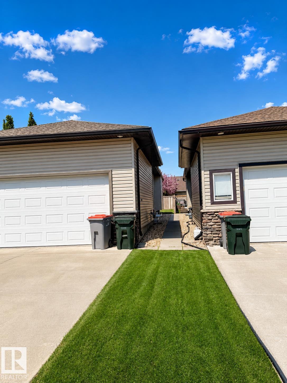 45 WILLOW WOOD Lane