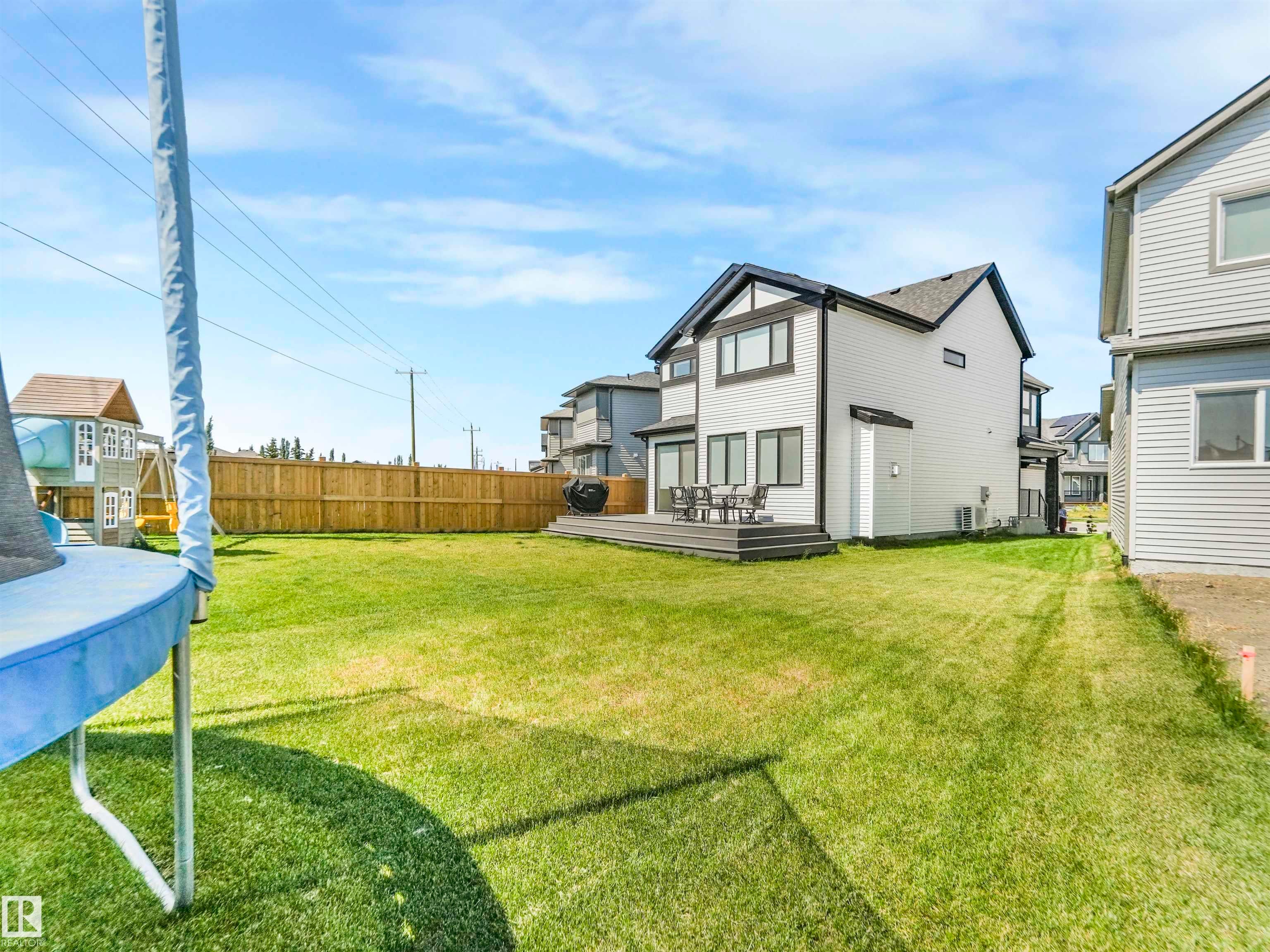 19 NETTLE Crescent