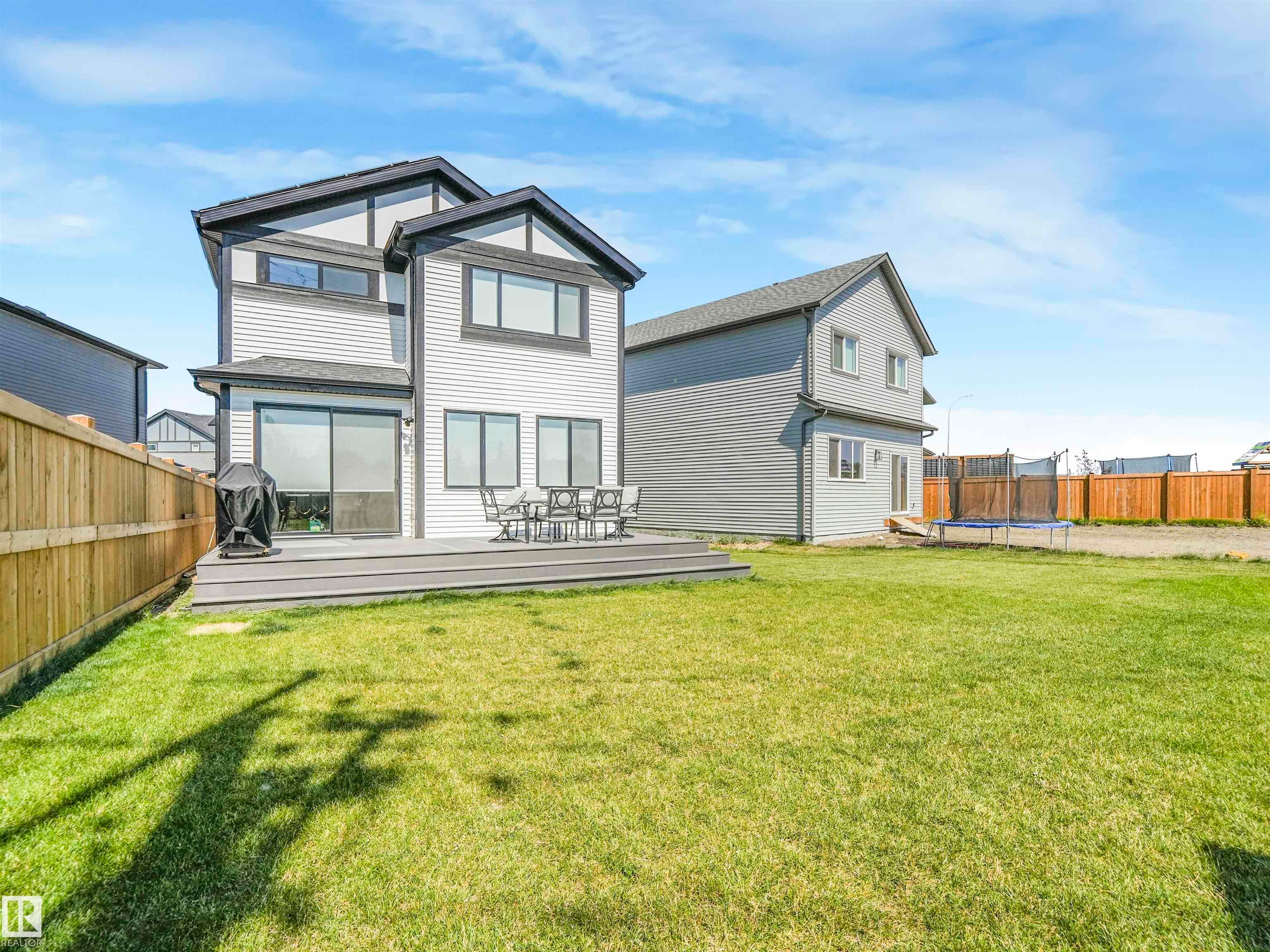 19 NETTLE Crescent