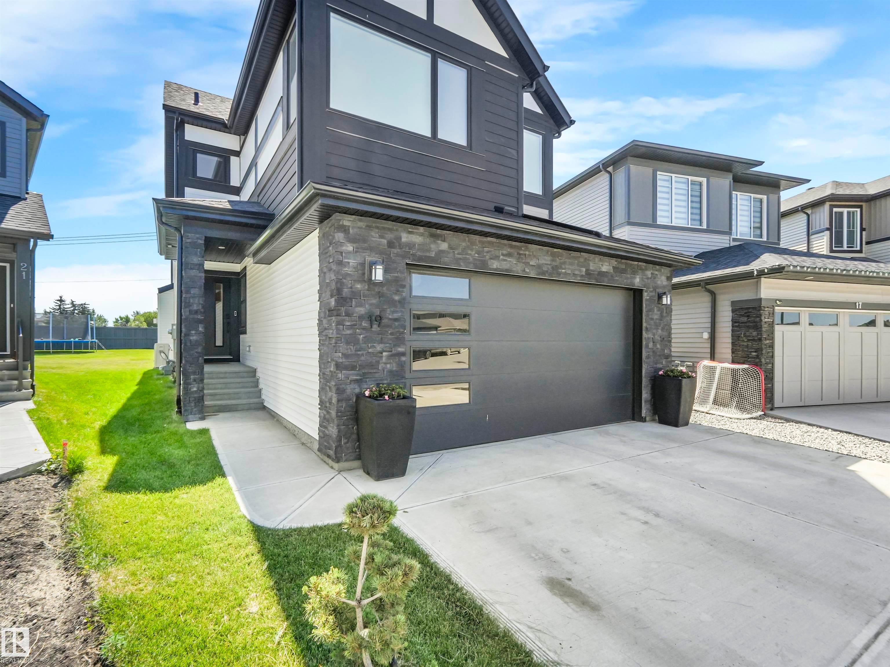 19 NETTLE Crescent
