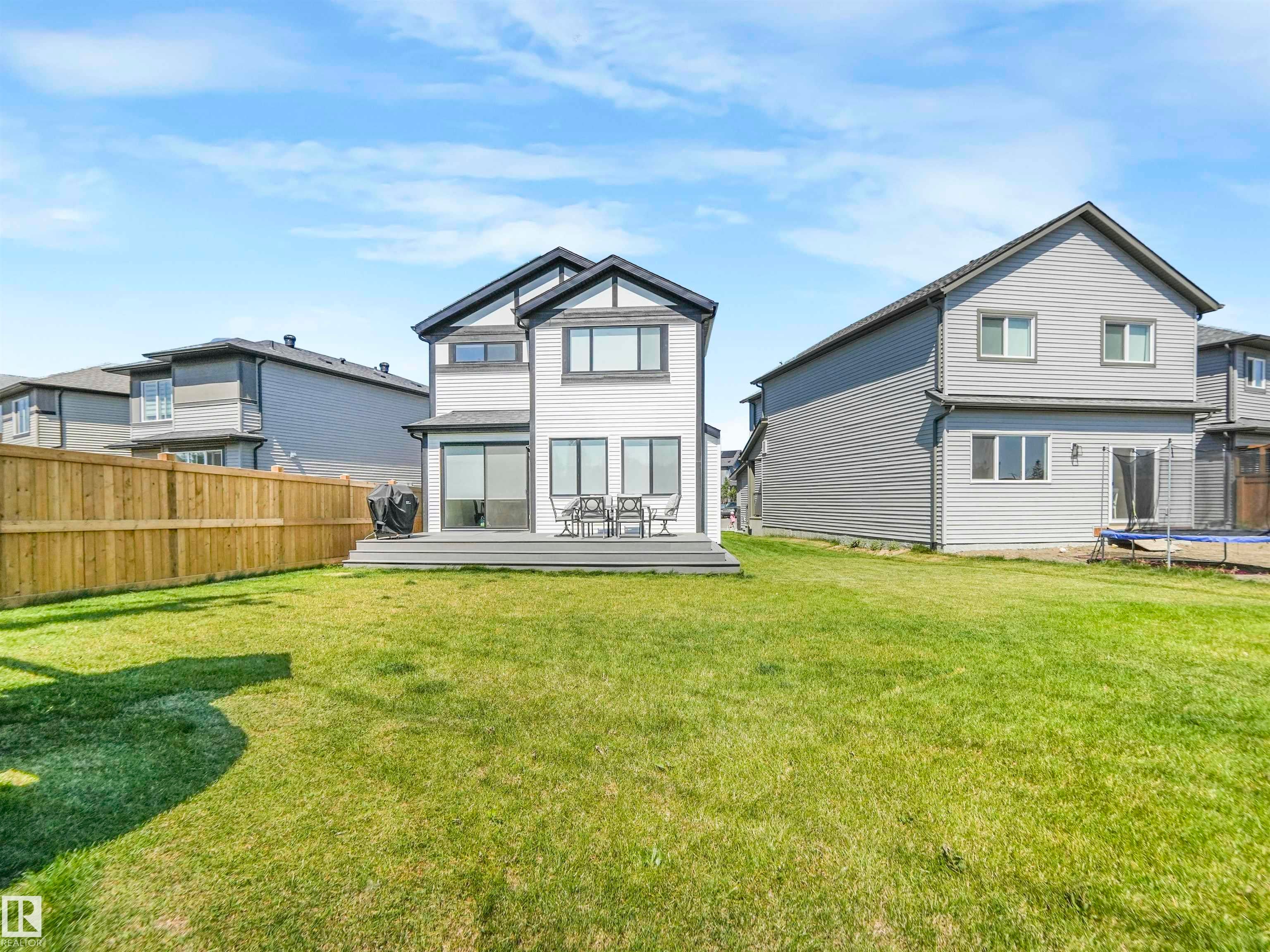 19 NETTLE Crescent