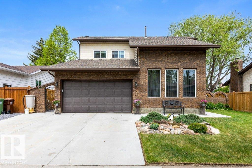 5 PINERIDGE Crescent