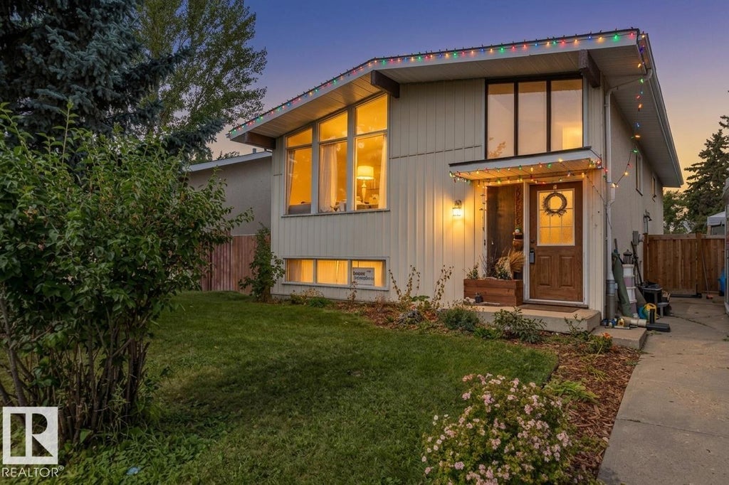 8808 43 AVENUE, EDMONTON, AB T6K 1A7 - Image 2846393693.jpeg?d=l