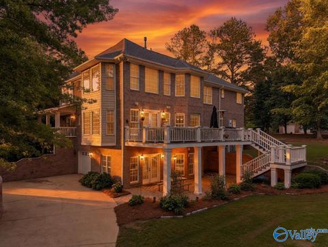 Photo of 324 River Ridge Drive, Gadsden, AL 35903 (MLS # 21919284)