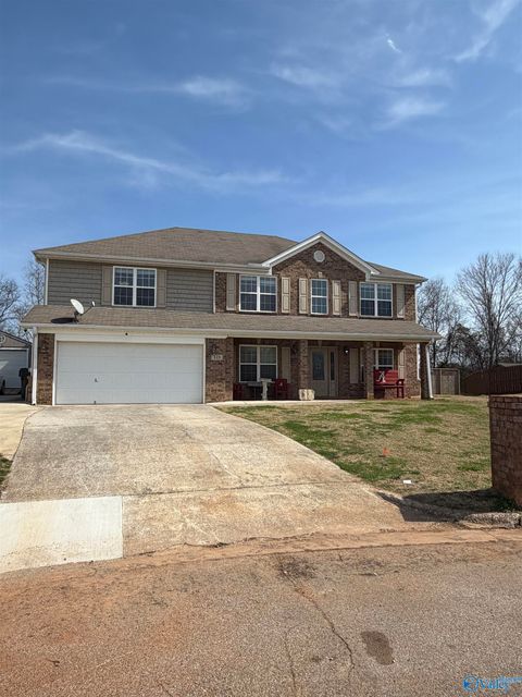 Photo of 123 Upland Circle, Toney, AL 35773 (MLS # 21911340)