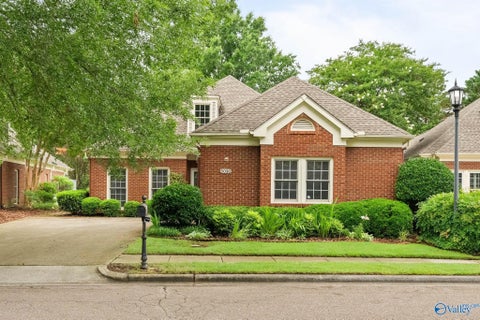 Homes For Sale - 5030 Somerby Drive<br/> Huntsville, AL 35802