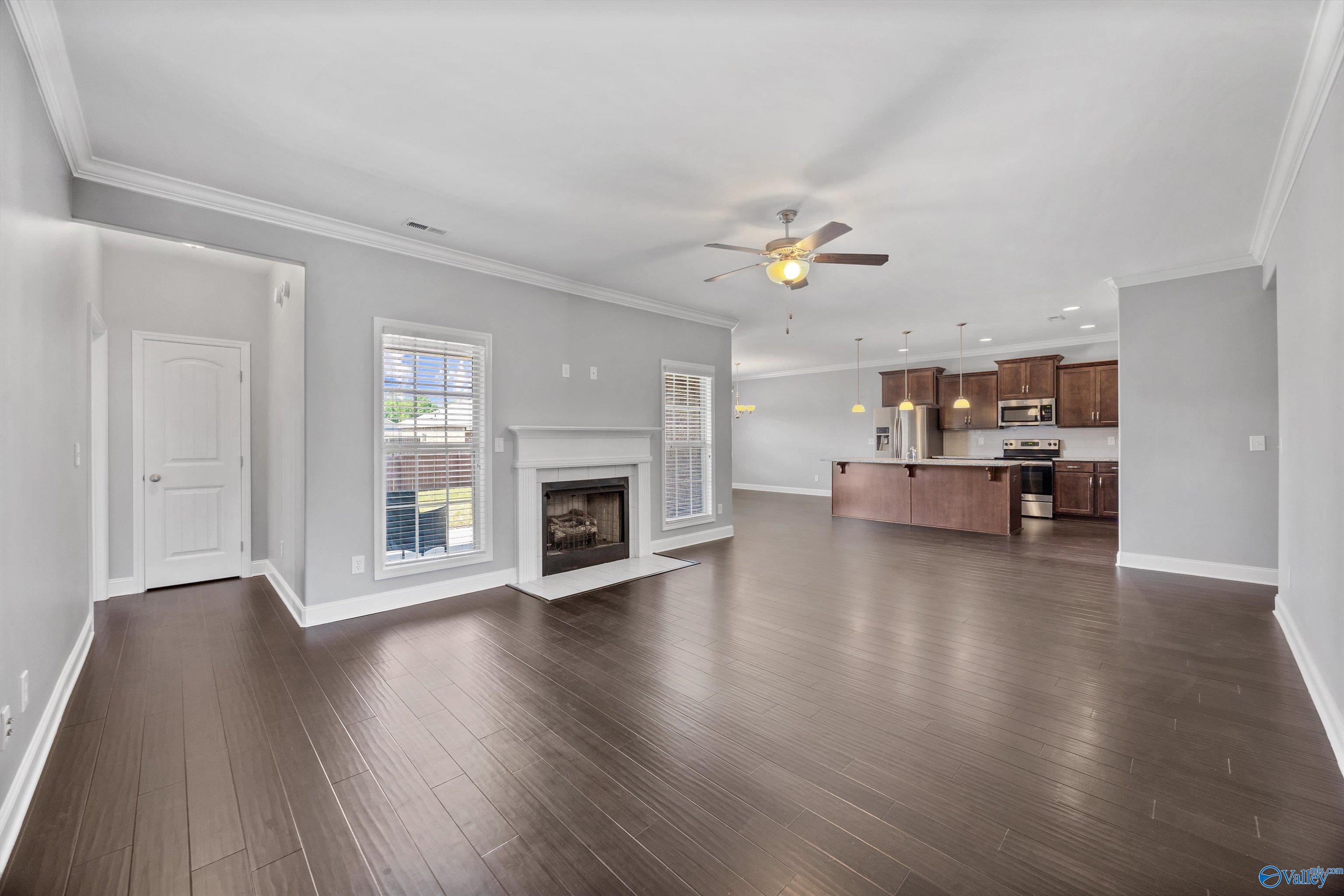 506 Foxridge Drive, Hartselle, Alabama image 4