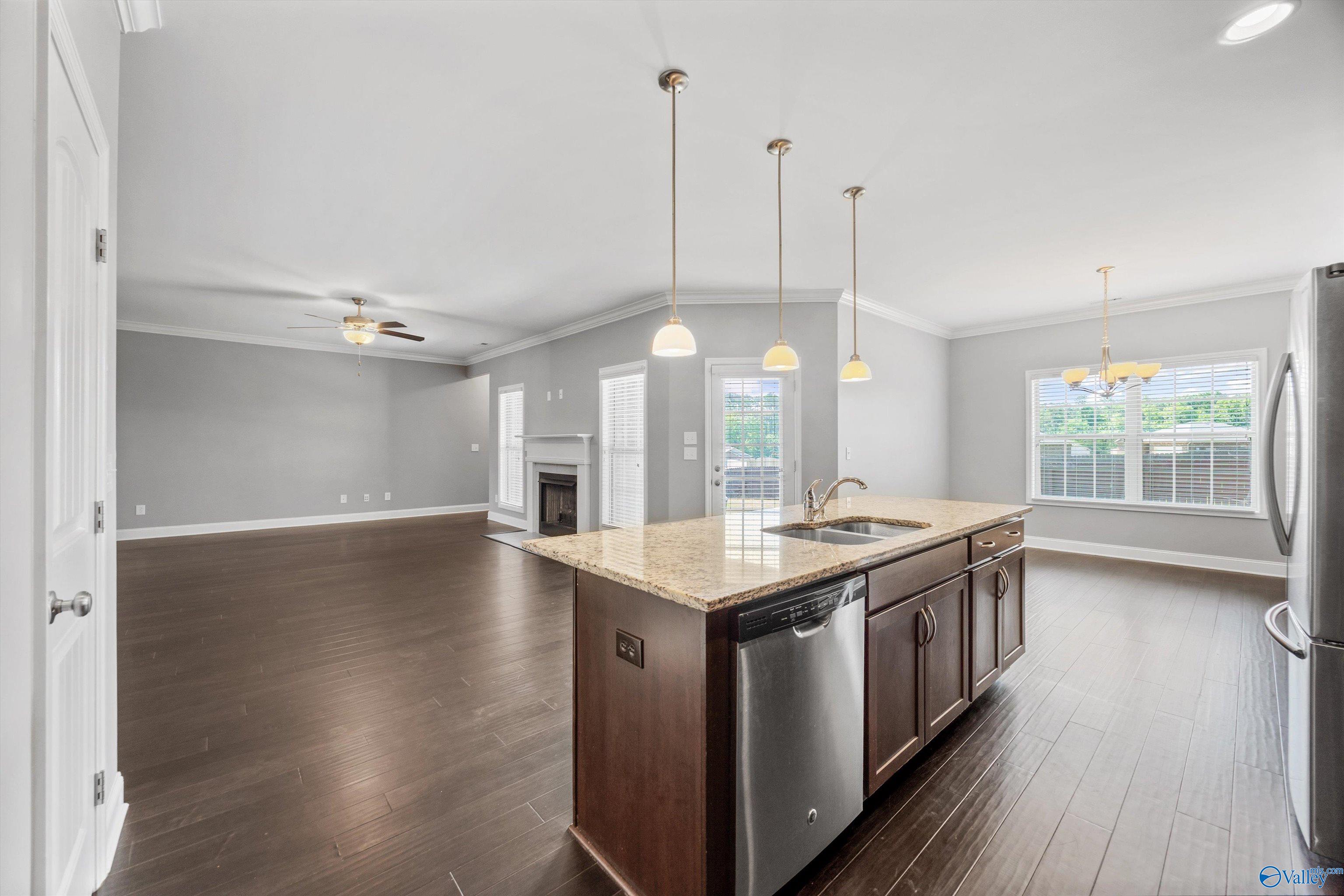 506 Foxridge Drive, Hartselle, Alabama image 11