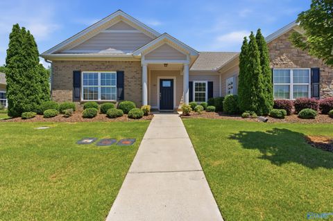 Condo For Sale - 58 NW Moore Farm Circle #58<br/> Huntsville, AL 35806