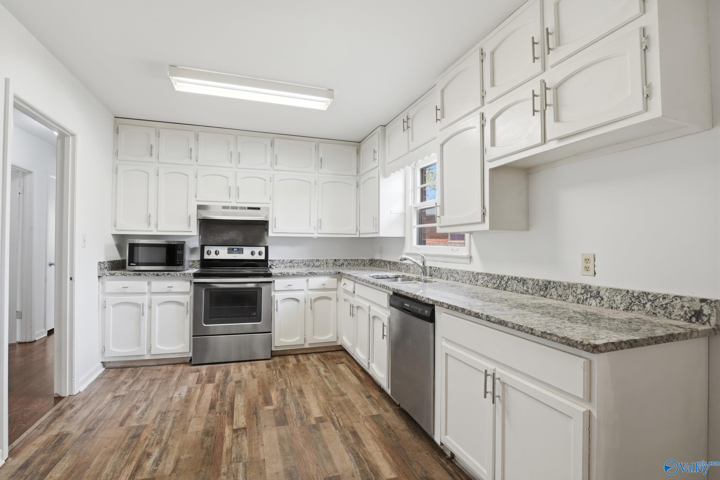 3904 Kenwood Drive NW