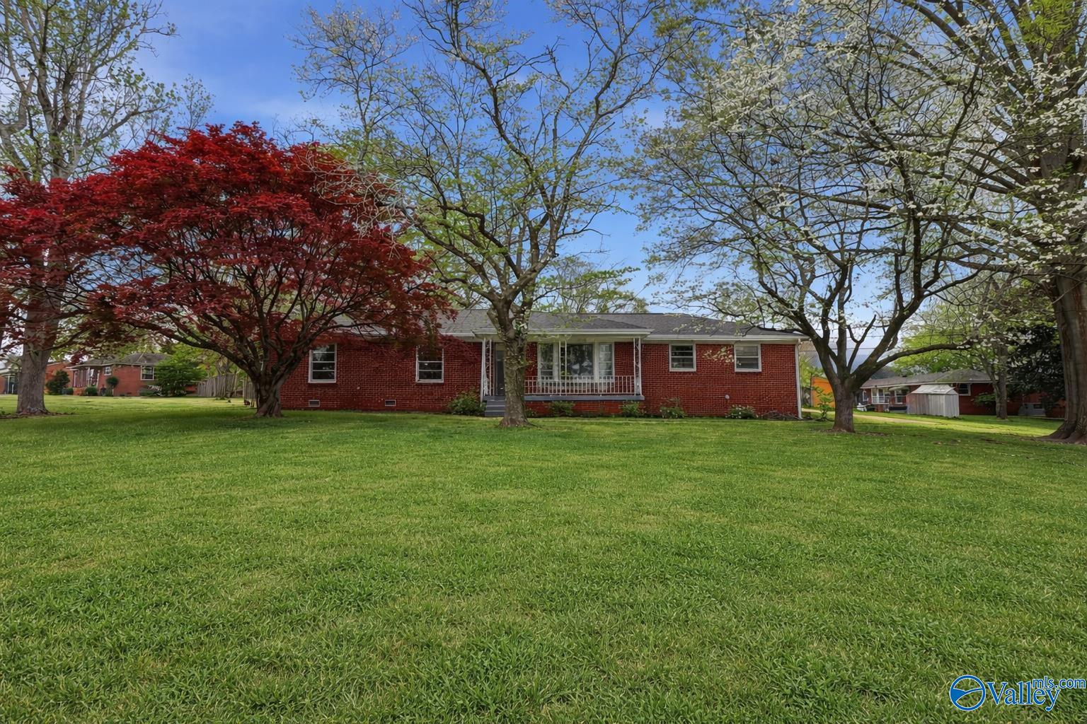 3904 Kenwood Drive NW