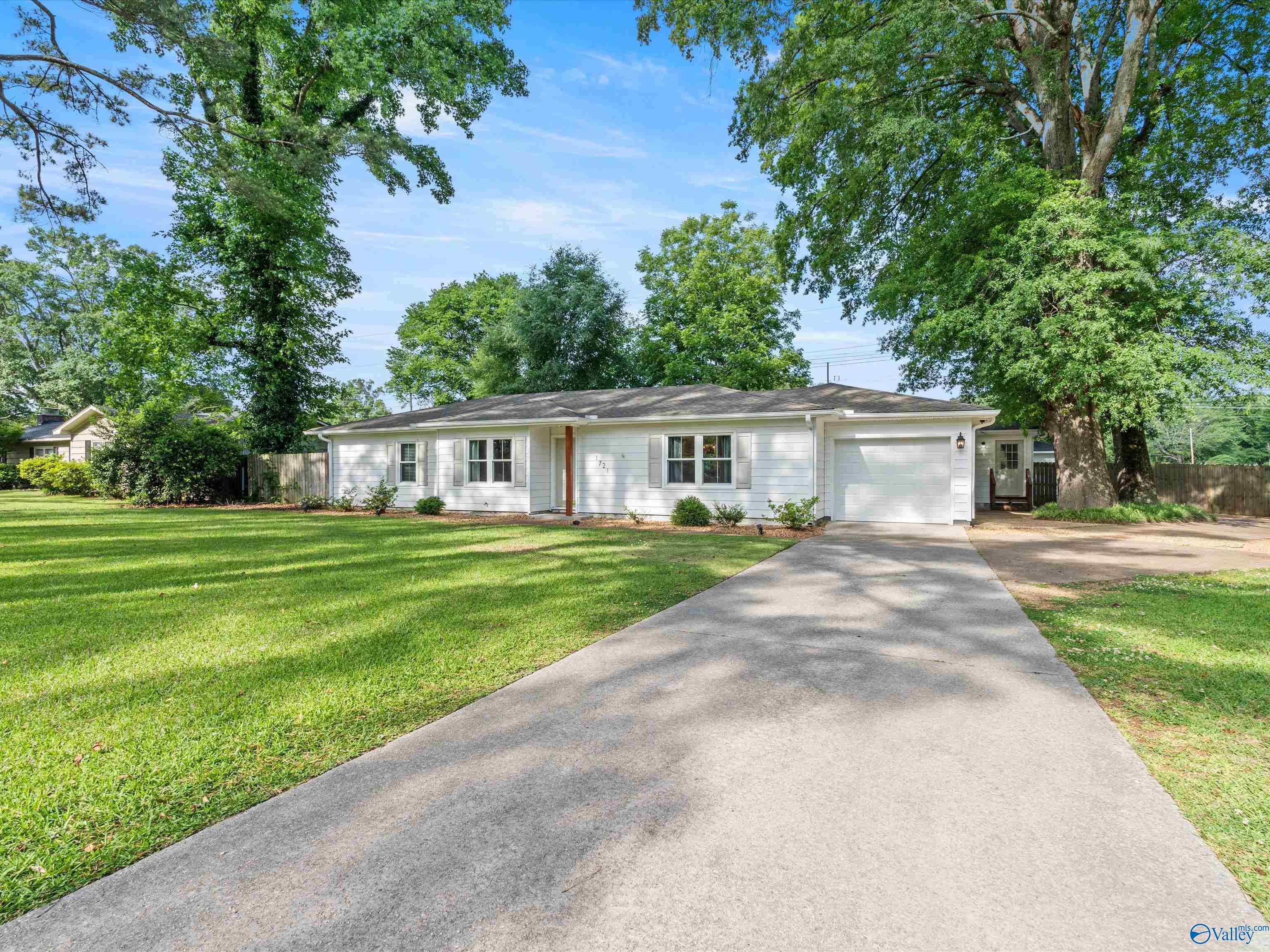 1721 Pennylane SE