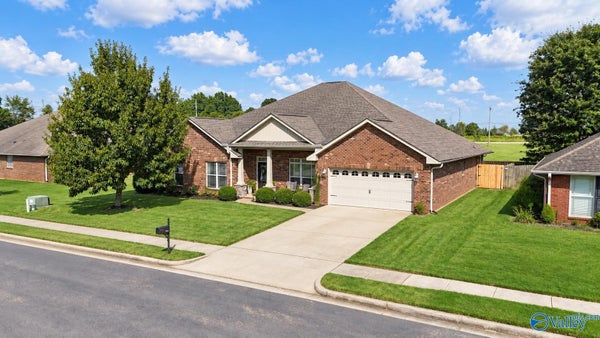 13606 RISING RUN CIR, ATHENS, AL 35613 - Image 012eecdbb2c2d2428cb2db010b4ebed5/3180261442