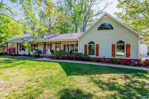 Photo of 2045 Lindsay Lane S, Athens, AL 35613 (MLS # 21917325)