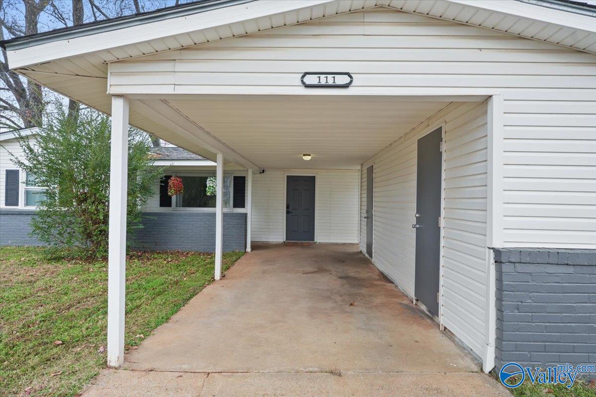 111 NE Whitney Avenue