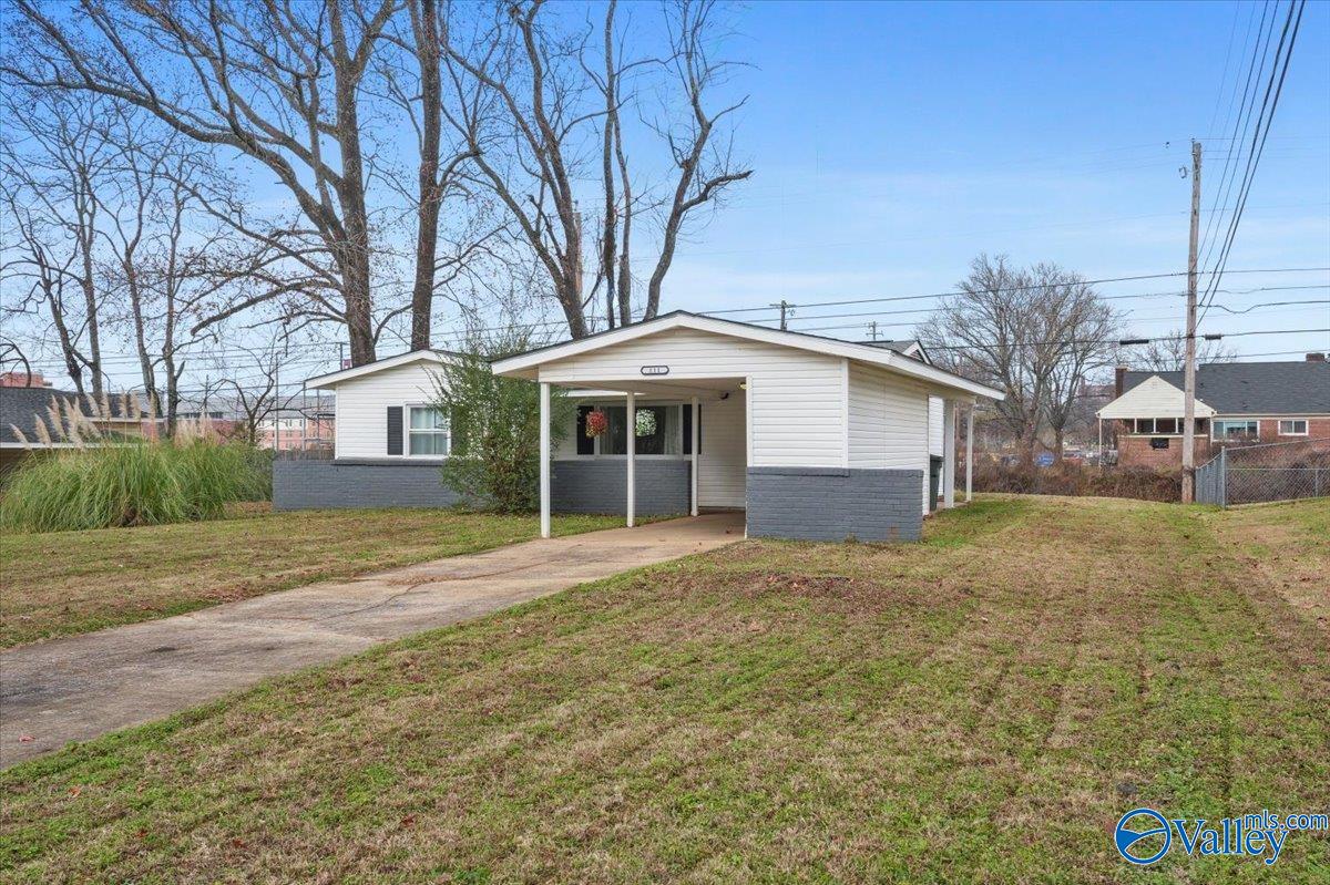 111 NE Whitney Avenue