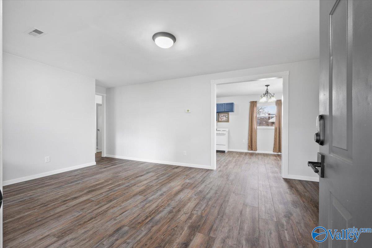 111 NE Whitney Avenue