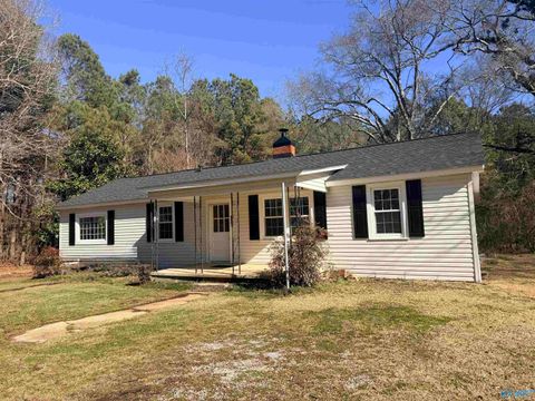 Homes For Sale - 331 Pearson Road<br/> Etowah County, Hokes Bluff, AL 35903