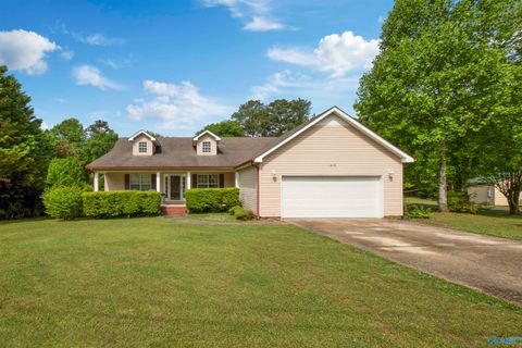 Homes For Sale - 1410 Ponderosa Avenue<br/> Marshall County, Albertville, AL 35950