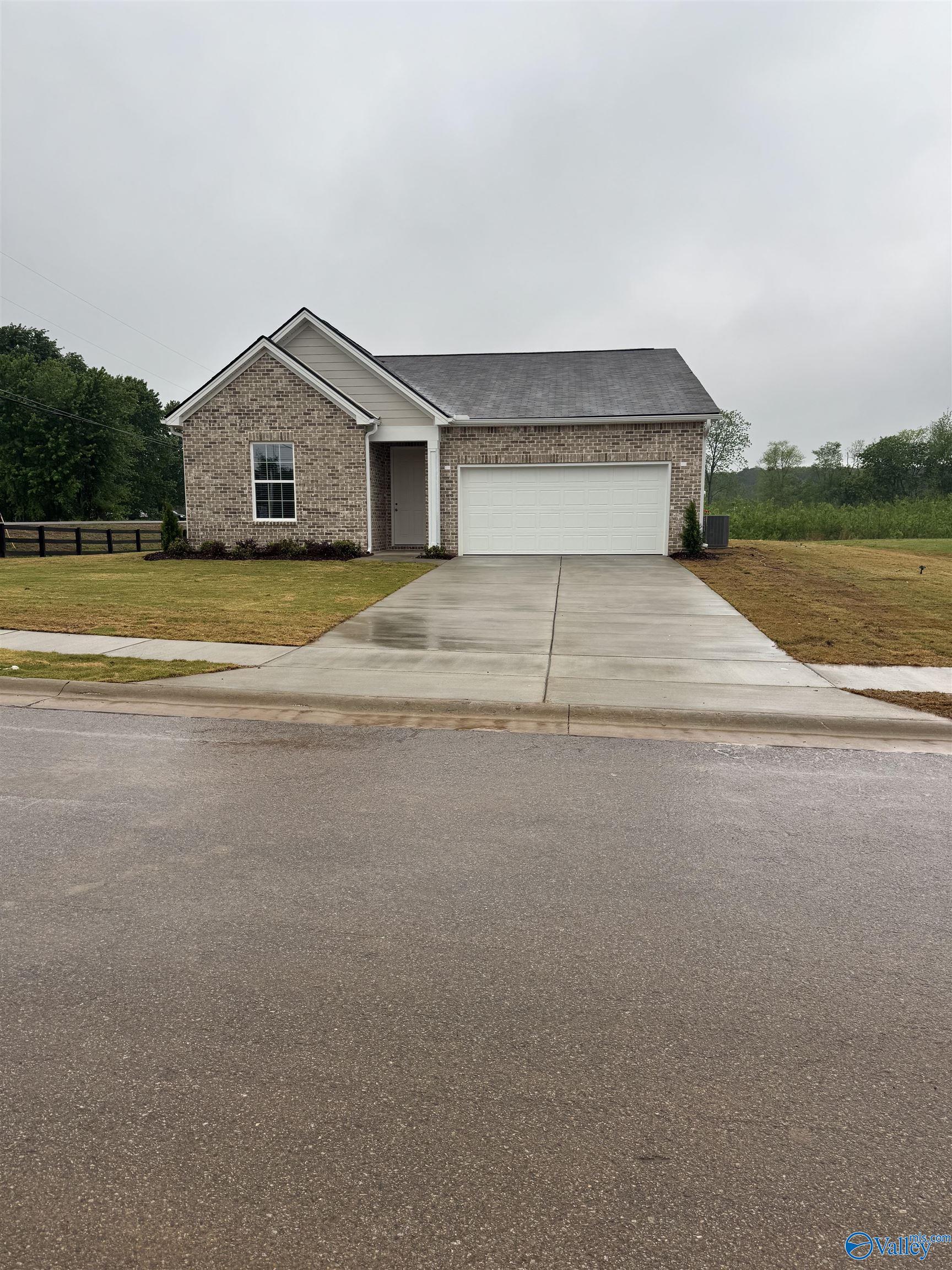 100 Jude Lane, Hazel Green, Alabama image 1