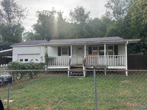 Homes For Sale - 2502 Newby Road<br/> Huntsville, AL 35801