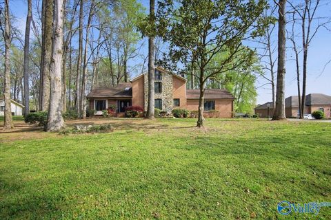 Photo of 121 Fairington Road NW, Huntsville, AL 35806 (MLS # 21913633)