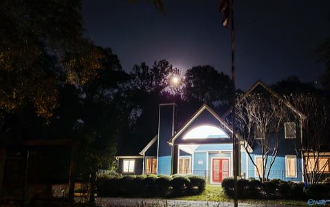 Homes For Sale - 129 Woodland Terrace<br/> Moulton, AL 35650