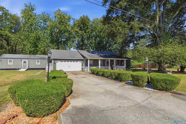 13314 DICKENS LN, MADISON, AL 35756 - Image 0294fa273d787bee698ca54a87f4d811/1674722030