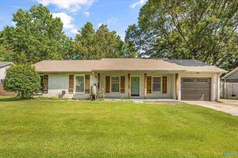 Photo of 15110 Balsam Drive SE, Huntsville, AL 35803 (MLS # 21906179)