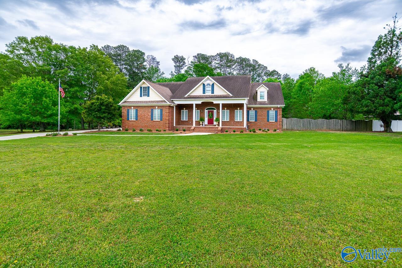 1102 Vines Drive, Hartselle, Alabama image 2