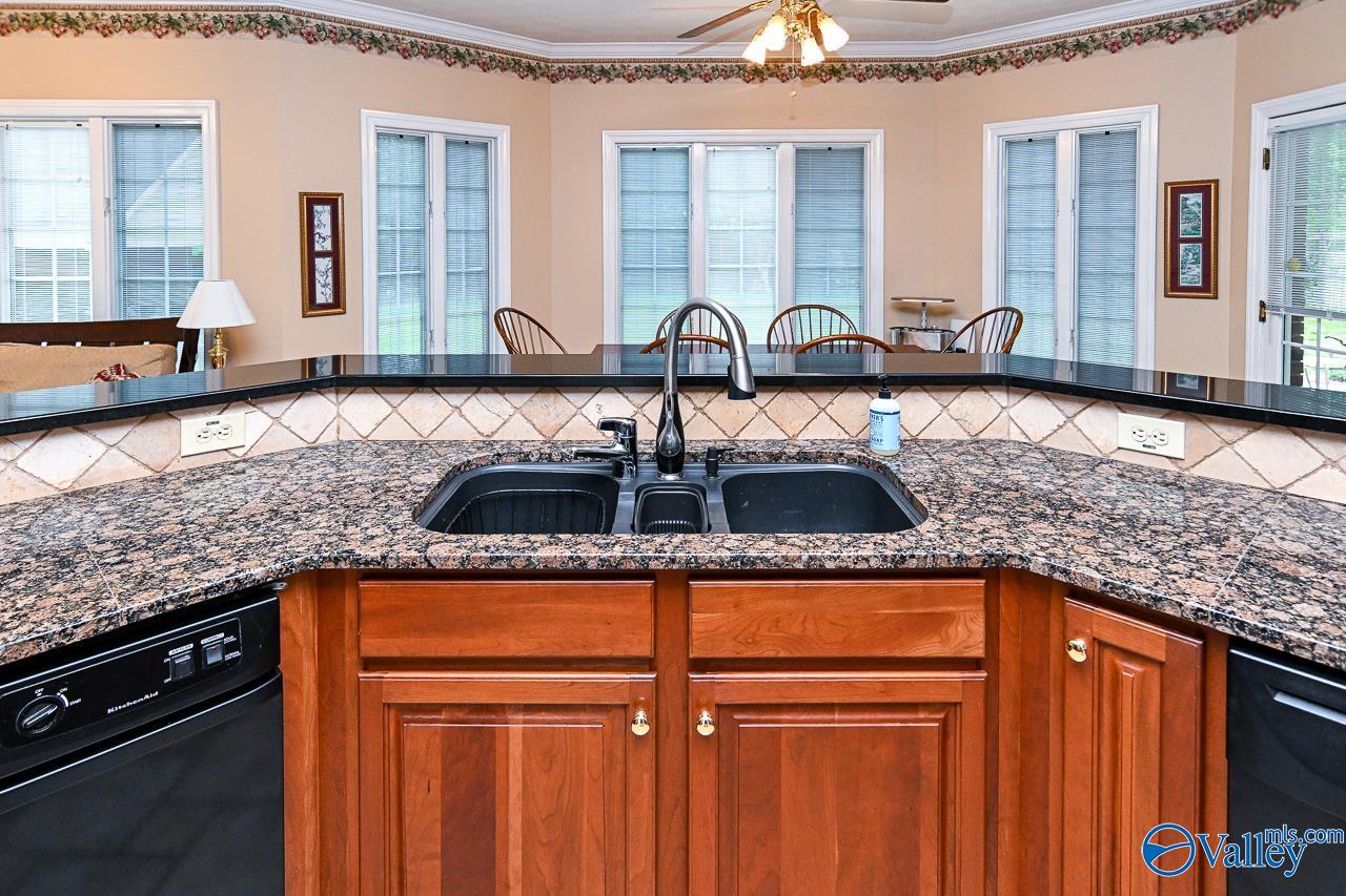1102 Vines Drive, Hartselle, Alabama image 18