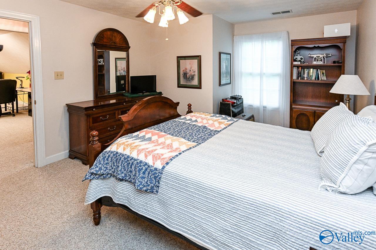 1102 Vines Drive, Hartselle, Alabama image 36
