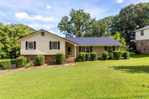 Homes For Sale - 3010 Lakewood Drive<br/> Rainbow City, AL 35906