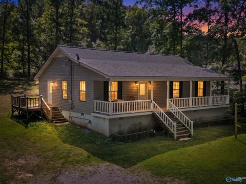 Photo of 222 Shagbark Trail, Somerville, AL 35670 (MLS # 21917211)