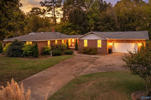 Homes For Sale - 600 Cherry Laurel Rd<br/> Gadsden, AL 35901