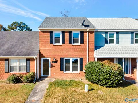 Townhouse For Sale - 1829 Brownstone Avenue<br/> Morgan County, Decatur, AL 35603