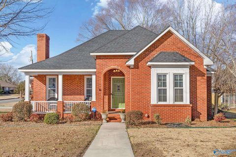 Homes For Sale - 2209 Springdale Drive<br/> Hartselle, AL 35640