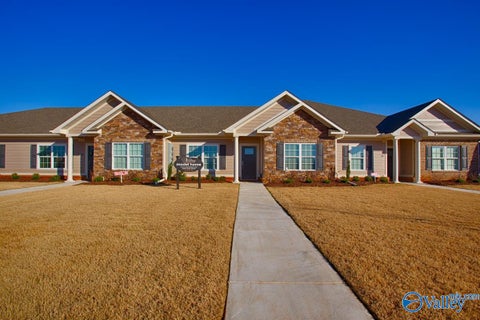 Condo For Sale - 13 Moore Farm Circle<br/> Huntsville, AL 35611