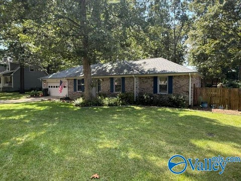 Homes For Sale - 127 Oakcrest Road<br/> Madison County, Huntsville, AL 35811