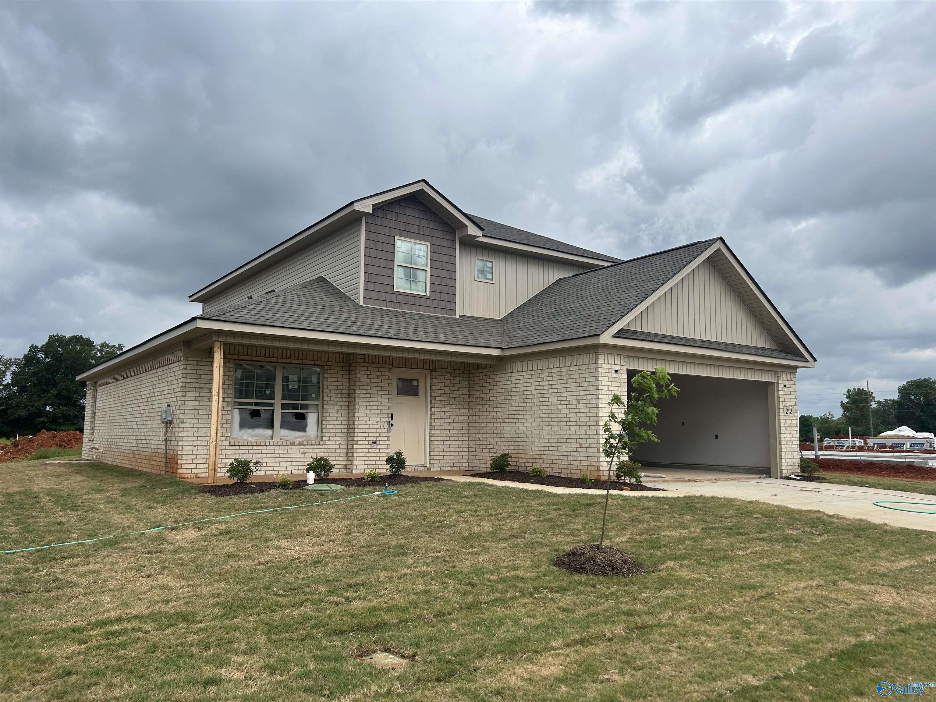 212 Roman Randall Road, New Market, Alabama image 2
