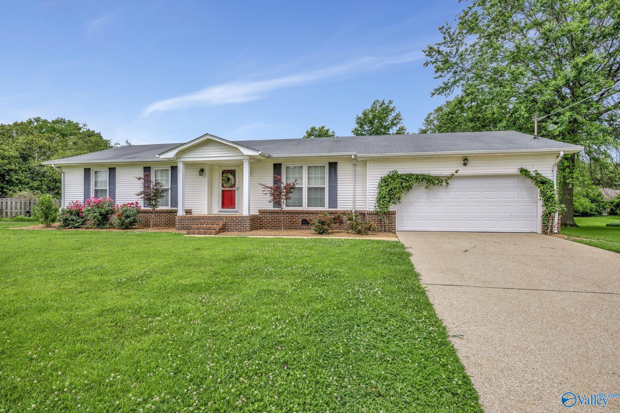 Huntsville, Alabama 35803, United States, 3 Bedrooms Bedrooms, ,2 BathroomsBathrooms,Residential,Active,158271