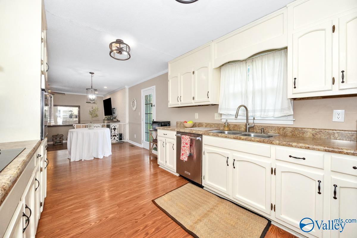 Huntsville, Alabama 35803, United States, 3 Bedrooms Bedrooms, ,2 BathroomsBathrooms,Residential,Active,158271