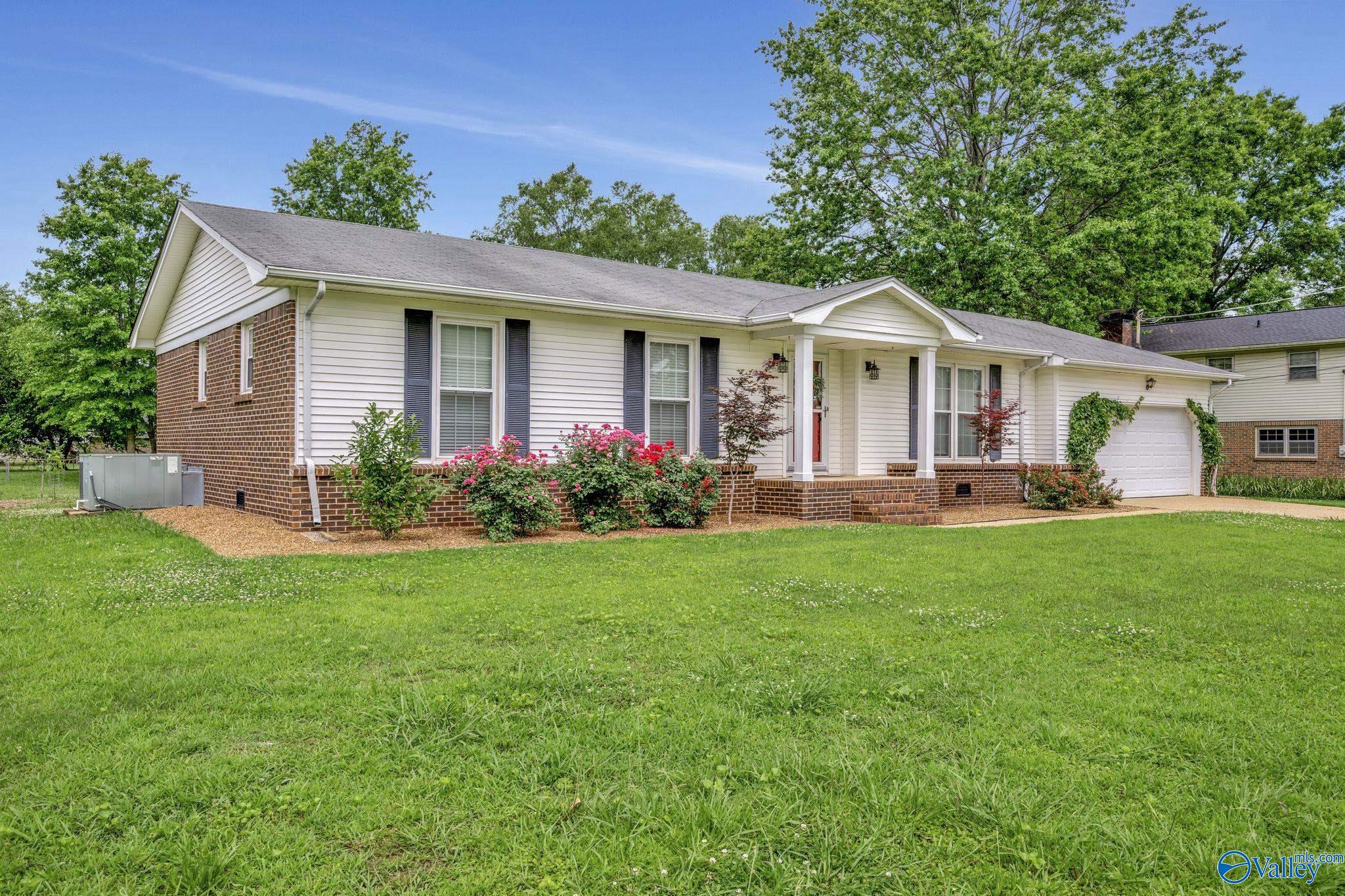 Huntsville, Alabama 35803, United States, 3 Bedrooms Bedrooms, ,2 BathroomsBathrooms,Residential,Active,158271 Huntsville, Alabama 35803, United States, 3 Bedrooms Bedrooms, ,2 BathroomsBathrooms,Residential,Active,158271