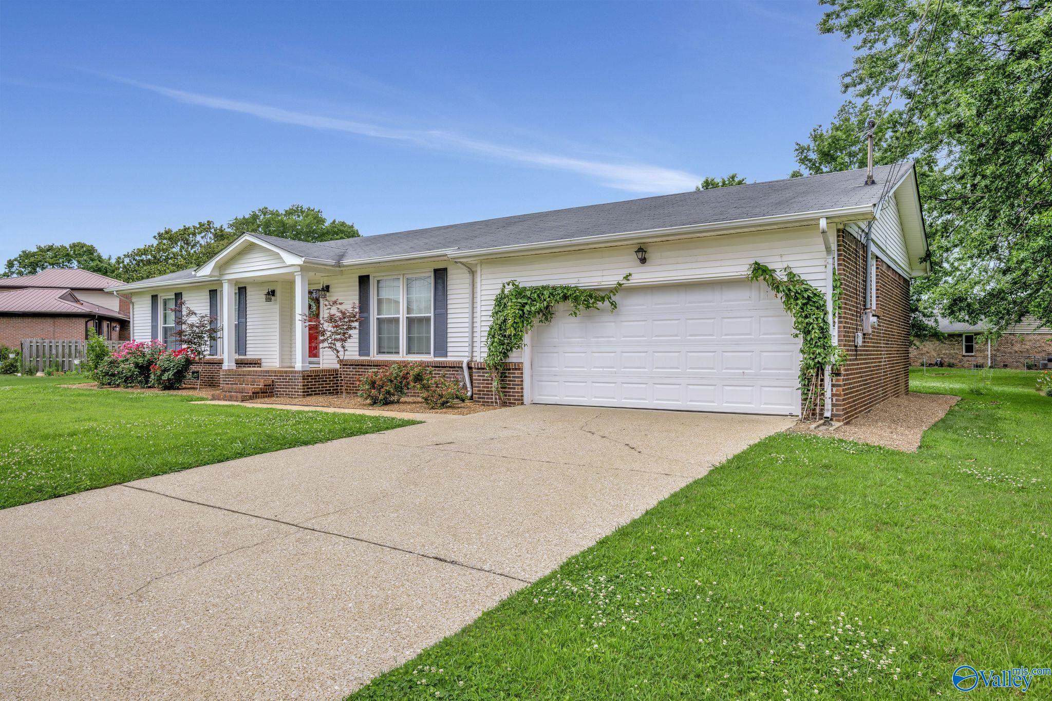 Huntsville, Alabama 35803, United States, 3 Bedrooms Bedrooms, ,2 BathroomsBathrooms,Residential,Active,158271