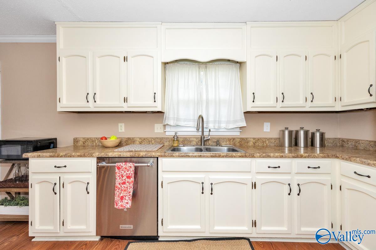 Huntsville, Alabama 35803, United States, 3 Bedrooms Bedrooms, ,2 BathroomsBathrooms,Residential,Active,158271