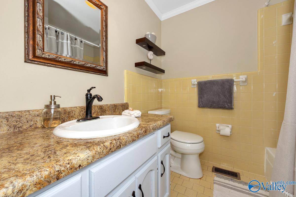 Huntsville, Alabama 35803, United States, 3 Bedrooms Bedrooms, ,2 BathroomsBathrooms,Residential,Active,158271