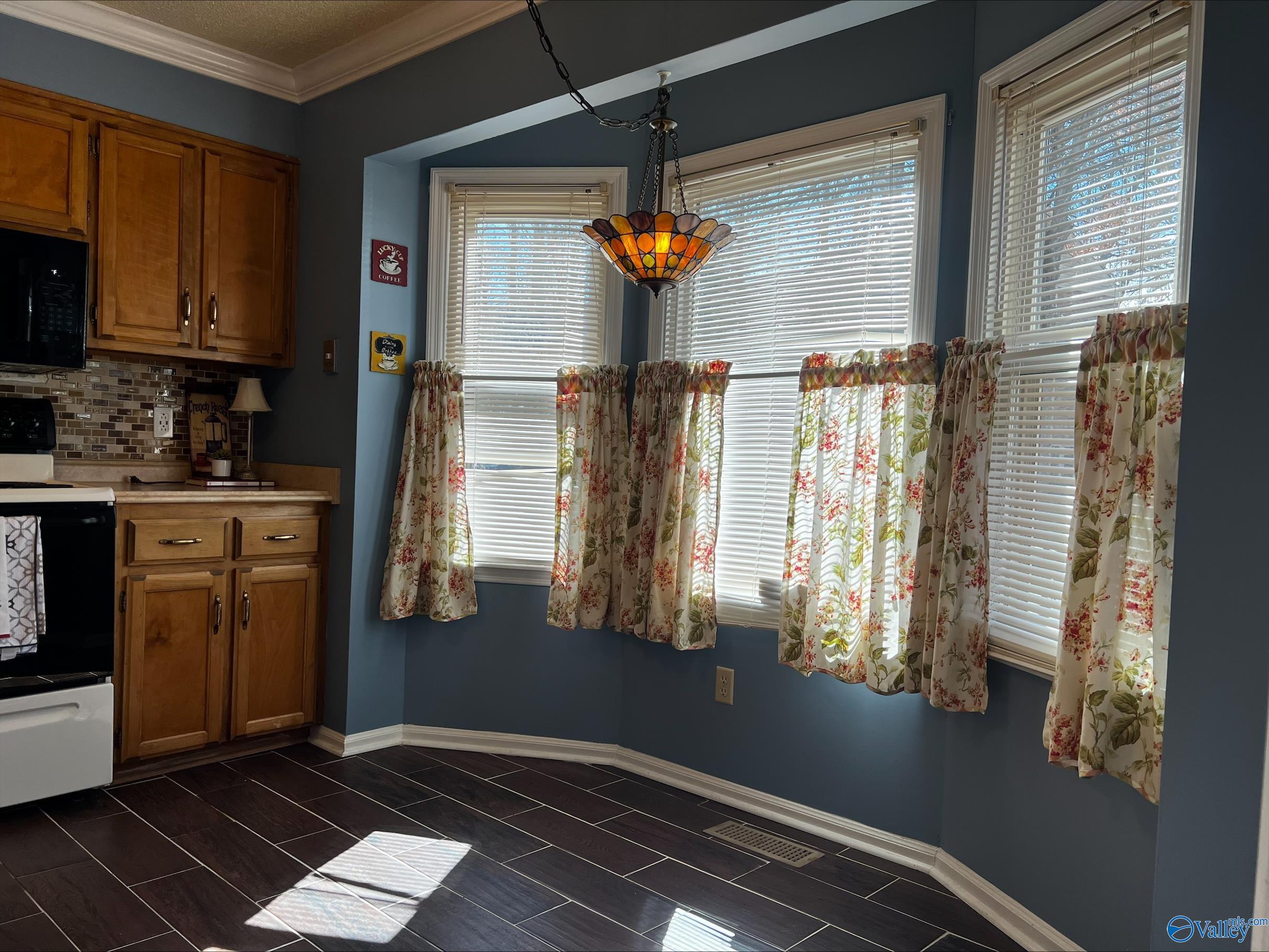 241 Woodcastle Drive, Florence, Alabama image 6