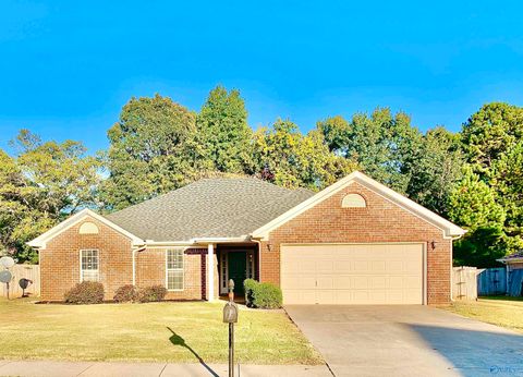 Homes For Rent - 103 Liverpool Drive<br/> Madison, AL 35758