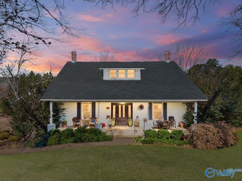 Photo of 779 NE Old Gurley Road, Huntsville, AL 35811 (MLS # 21909743)