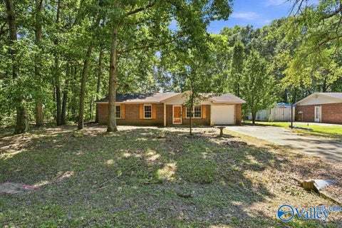 Homes For Sale - 1308 Montreat Drive<br/> Limestone County, Athens, AL 35611